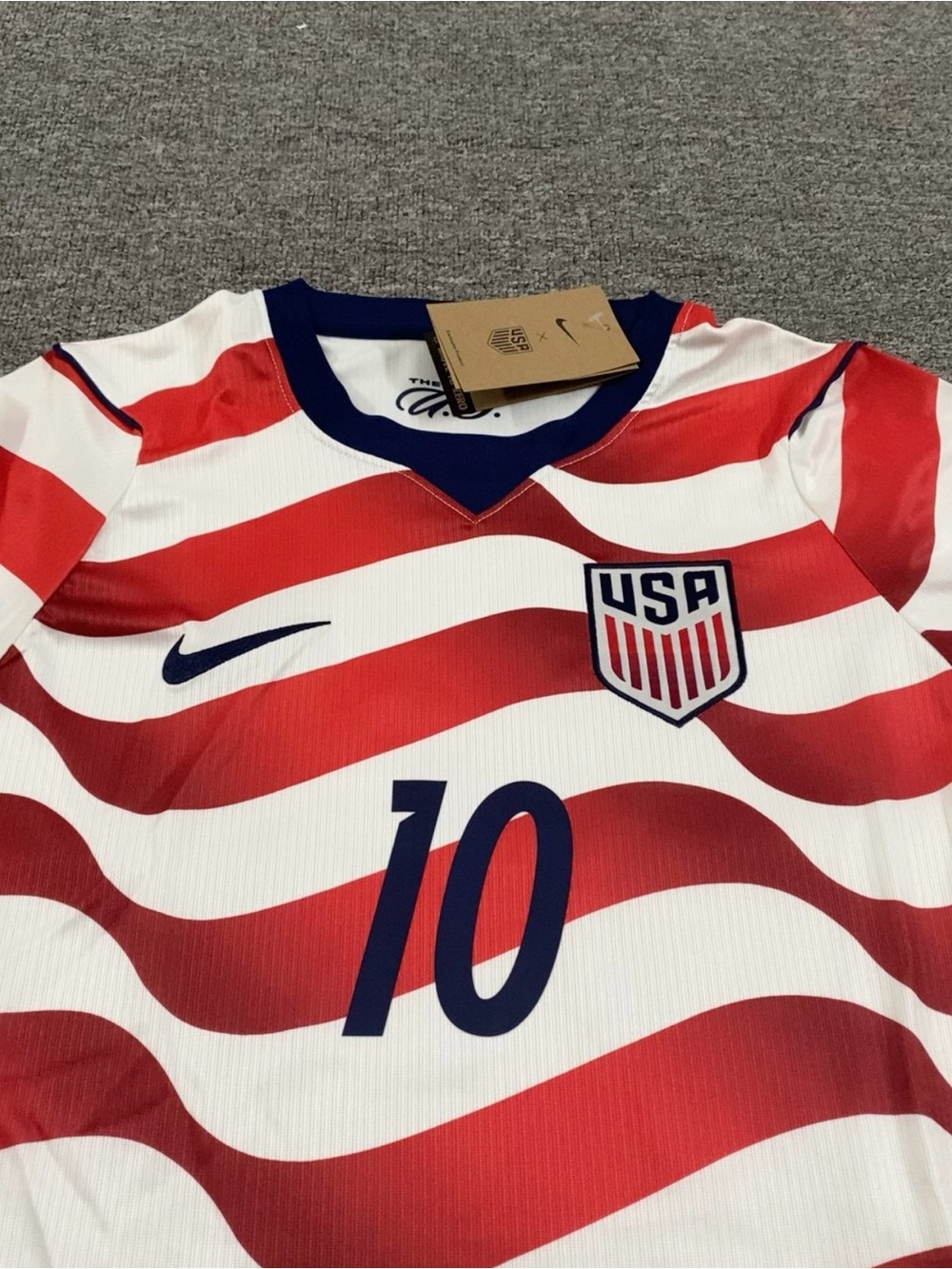 USA 2026 World Cup Soccer Jersey #10 - Picture 5 of 5